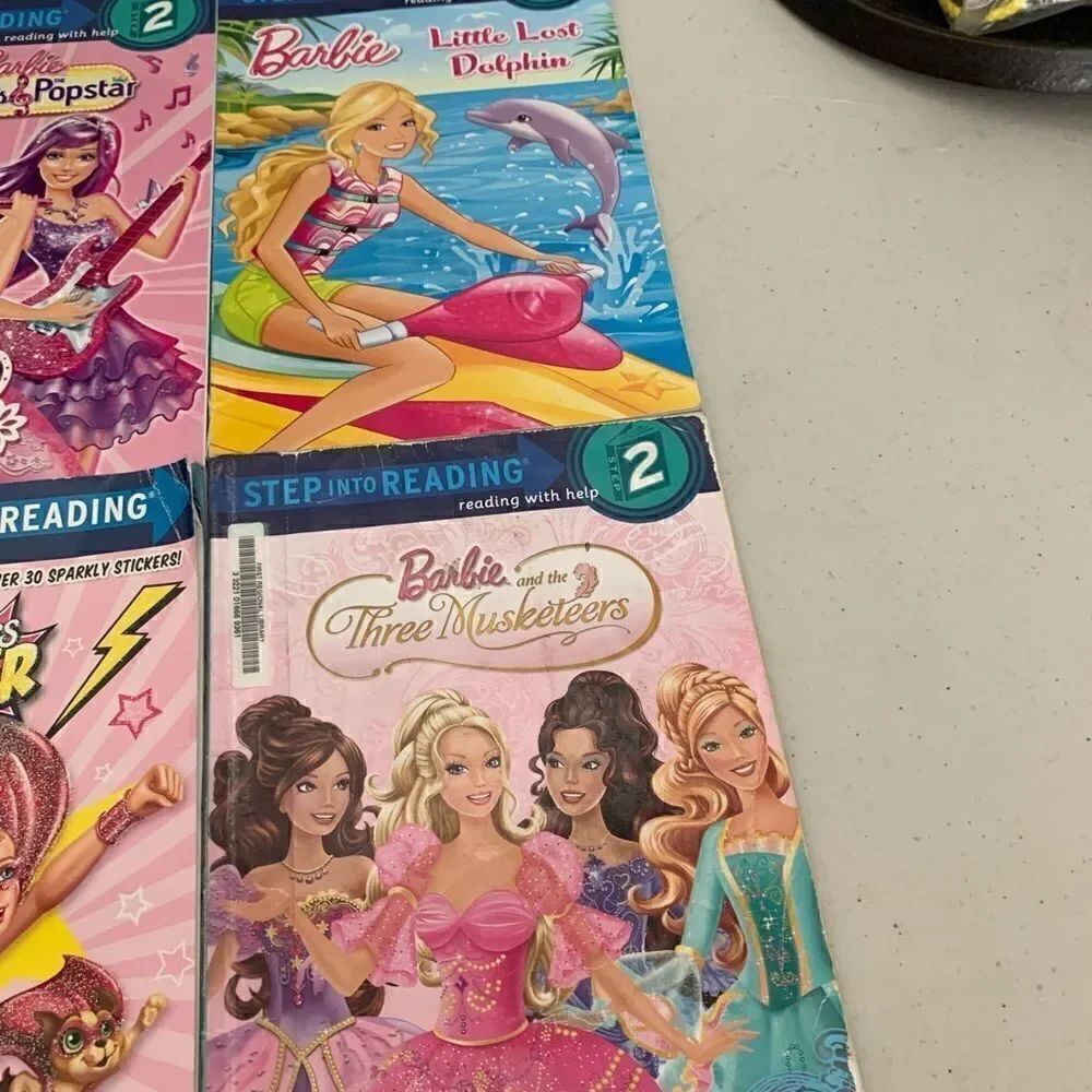 12  Girls Readers - Picture 5 of 6